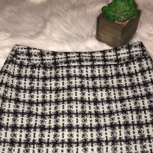 Ann Taylor Petite Skirt black and white size 6P
